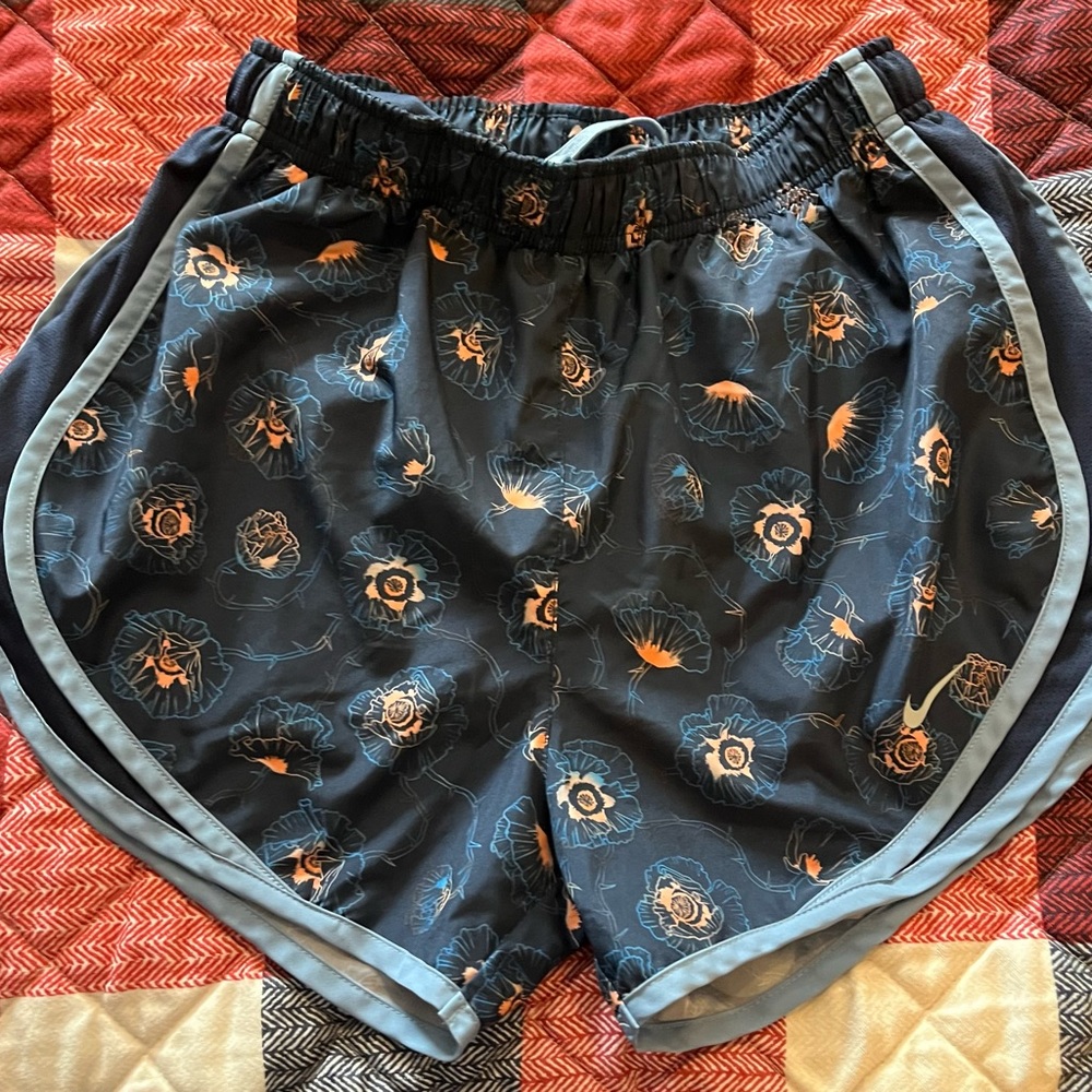 Nike Women’s Shorts Size Small